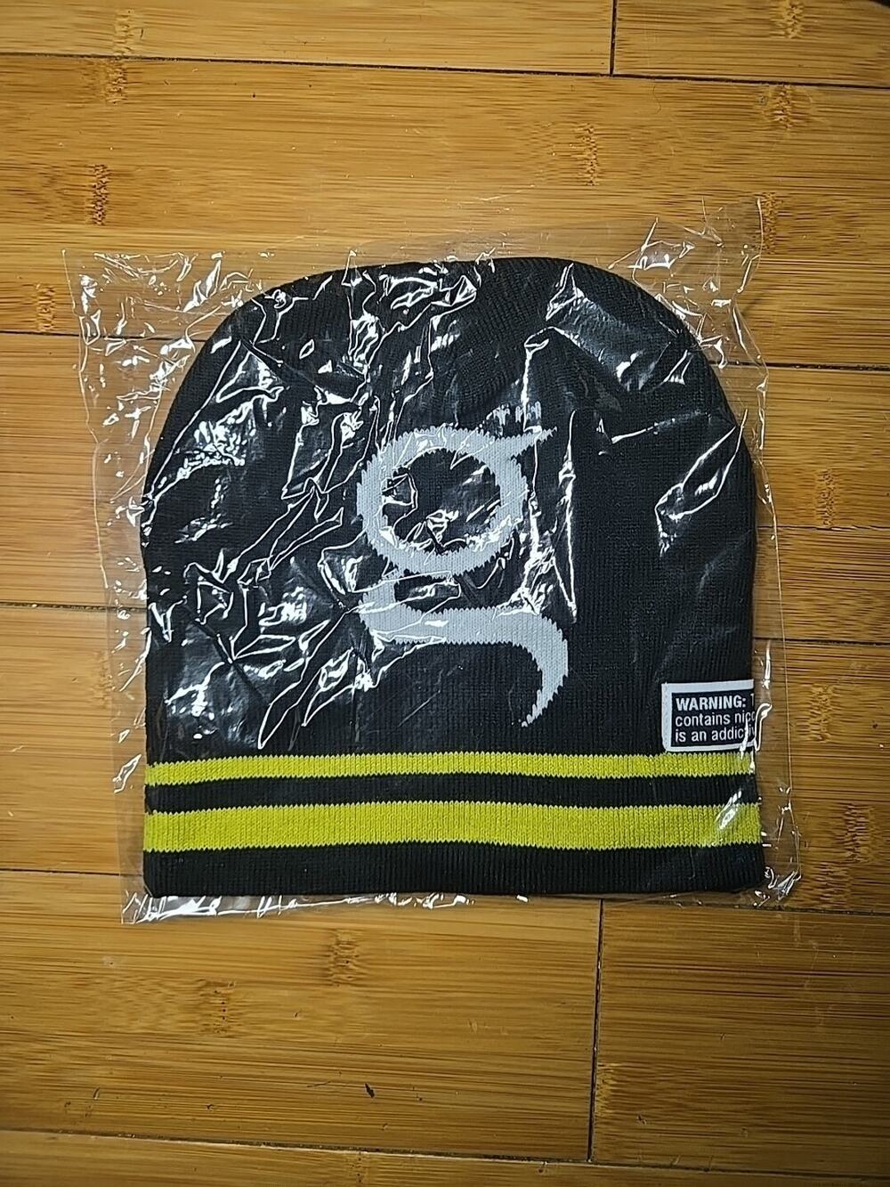 Game Cigars Jacquard Woven Beanie Warm Winter Hat Black & Gold Knit Cap Unisex